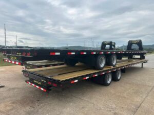 What Features Should You Look for When Buying a Deck-Over Trailer?