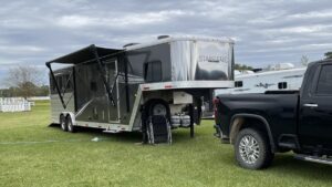 Gooseneck vs. Bumper-Pull Horse Trailers: Which Is Right for You?